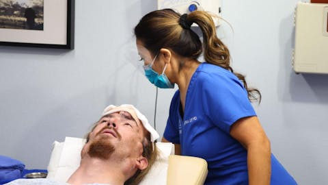 Dr. Pimple Popper - Episode 1