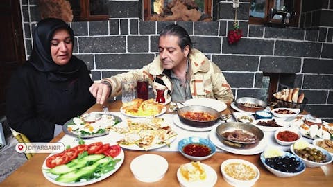 Hazer Amani ile Keşfe Değer - Episode 1