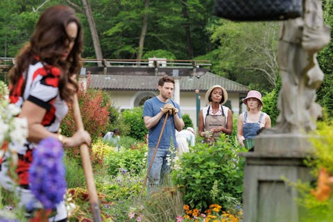 Grosse Pointe Garden Society - Episode 1