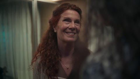 Cris Miró (Ella) - Episode 8