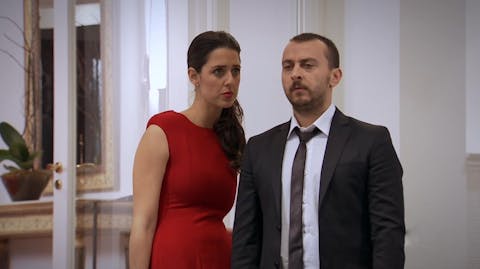 Leyla and Mecnun - Episode 16