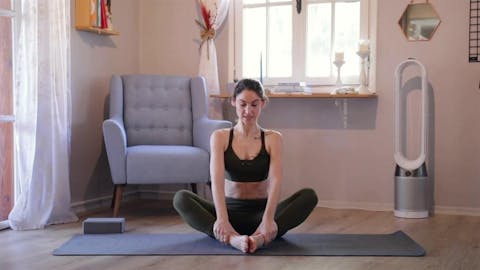 Verda Kutsal - Yoga Eğitmeni - Episode 3