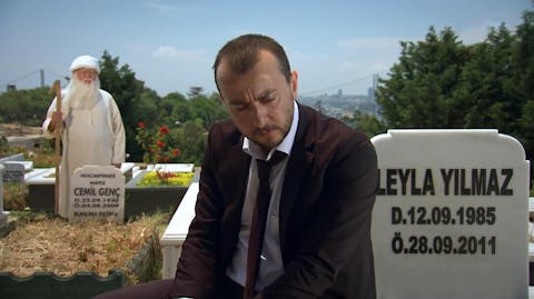 Leyla and Mecnun - Episode 42