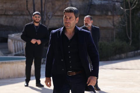 Uzak Şehir - Episode 17