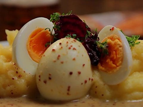 Bizarre Foods: Delicious Destinations - Episode 6