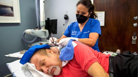 Dr. Pimple Popper - Episode 17